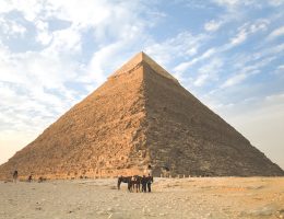 foto van een piramide